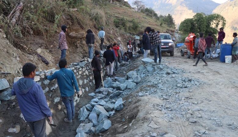 म्याग्दीको दरवाङ-मुना-ढोरपाटन सडकखण्डको स्तरोन्नति गर्ने काम सुरु