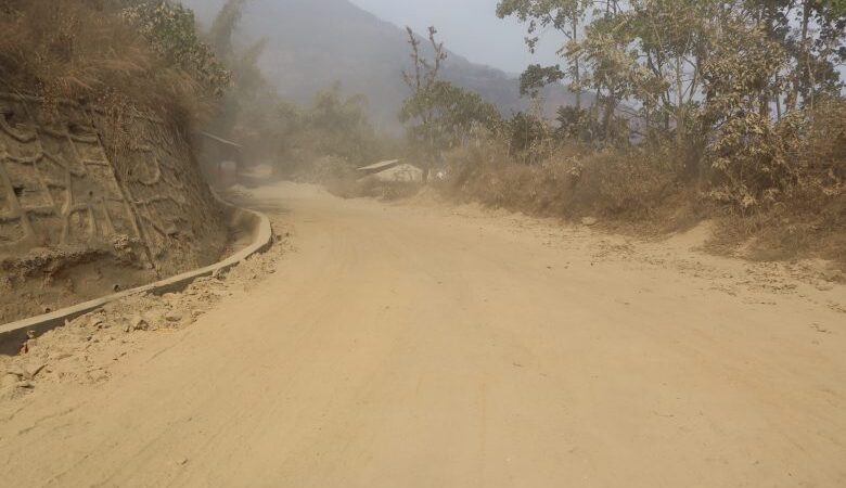 मध्य पहाडी लोक मार्ग अलपत्र हुँदा स्थानीय आन्दोलित
