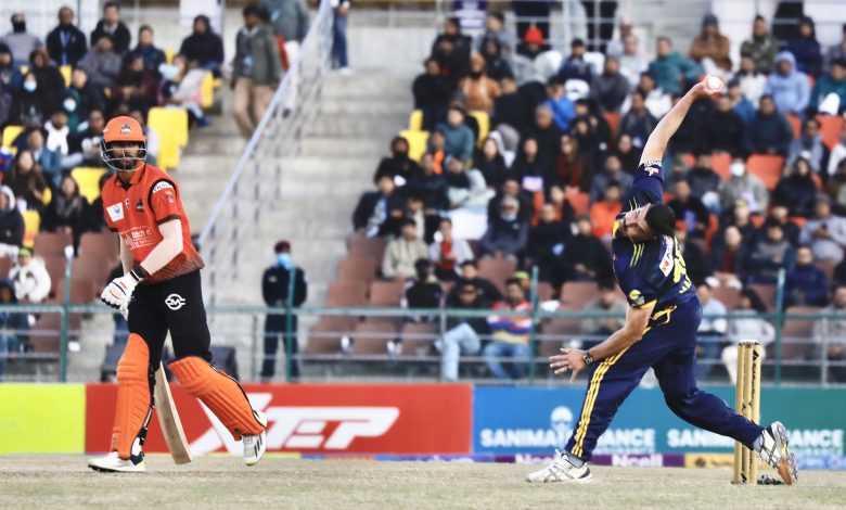 विराटनगरसामु चितवन राइनोजले दियो १७५ रनको लक्ष्य