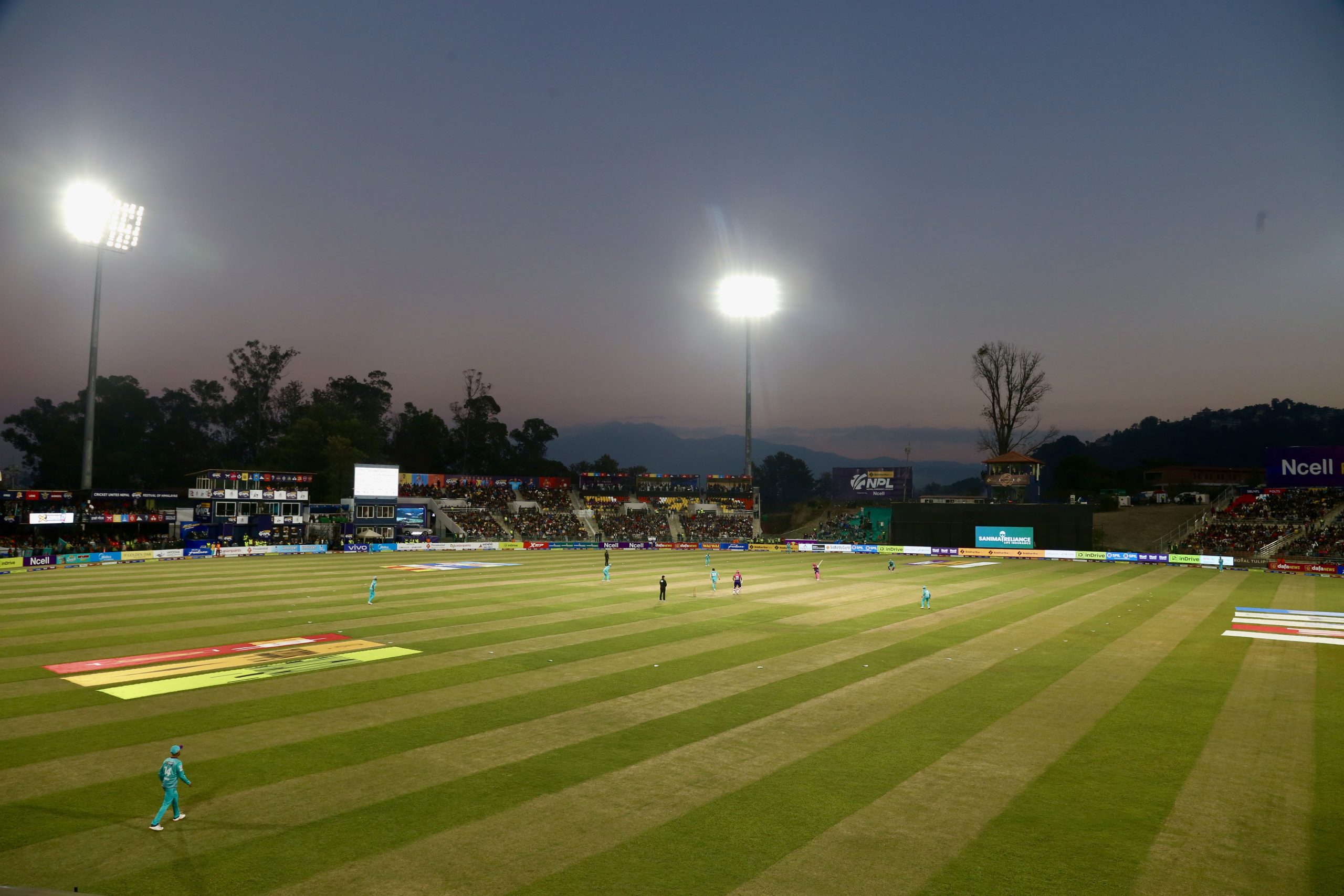 कप्तानद्वय केसी र साह भन्छन्- पहिलो पटक नेपालमा फ्लड लाइटमा खेल्न पाउँदा खुसी लागेको छ कप्तानद्वय केसी र साह भन्छन्- पहिलो पटक नेपालमा फ्लड लाइटमा खेल्न पाउँदा खुसी लागेको छ