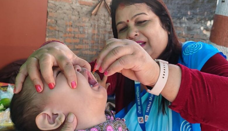 देशभर एकैसाथ भिटामिन ए र जुकाको औषधि खुवाउने क्रम भोलि पनि देशभर एकैसाथ भिटामिन ए र जुकाको औषधि खुवाउने क्रम भोलि पनि