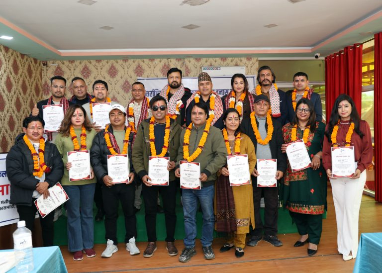 इनास नेपालको १७ सदस्यीय नयाँ कार्यसमिति चयन, अध्यक्षमा निर्देशक ऋषि लामिछाने इनास नेपालको १७ सदस्यीय नयाँ कार्यसमिति चयन, अध्यक्षमा निर्देशक ऋषि लामिछाने