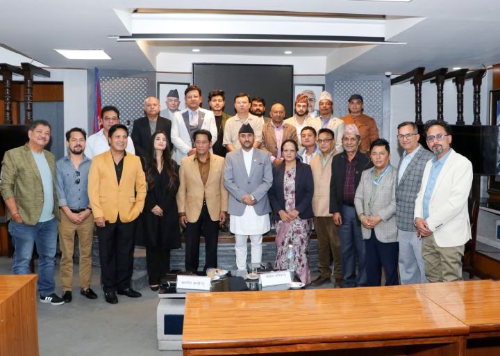 चलचित्र क्षेत्रका प्रतिनिधिहरूको मन्त्री खरेलसँग नीतिगत मागबारे छलफल