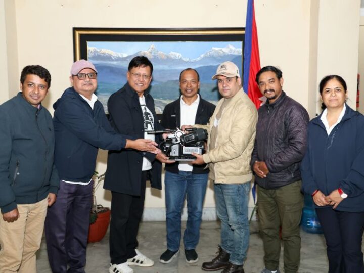 चलचित्र संग्राहलयका लागि रेड एमएक्स क्यामेरा प्रदान