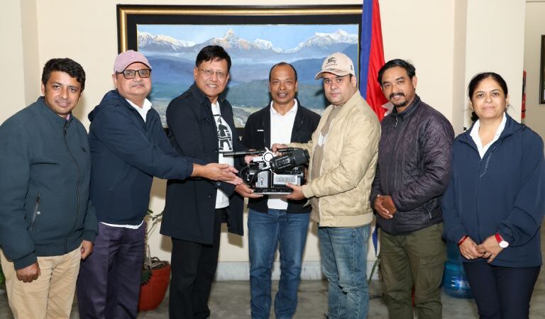 चलचित्र संग्राहलयका लागि रेड एमएक्स क्यामेरा प्रदान