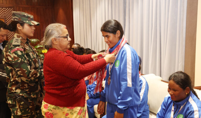 दृष्टिविहीन नेपाली महिला टी–२० विश्वकपमा उपविजेता भएको भन्दै प्रधानमन्त्रीद्वारा बधाई ज्ञापन