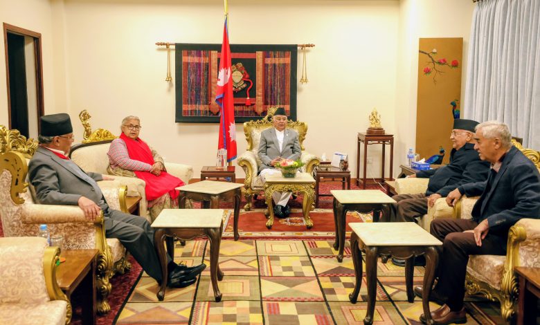 निर्वाचनमा जुट्न राजनीतिक दलका शीर्ष नेतृत्वलाई राष्ट्रपतिको आग्रह 