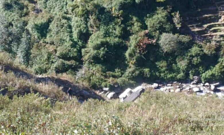 डोटीमा जन्ती बोकेको बोलेरो जिप दुर्घटना ६ जना घाइते 