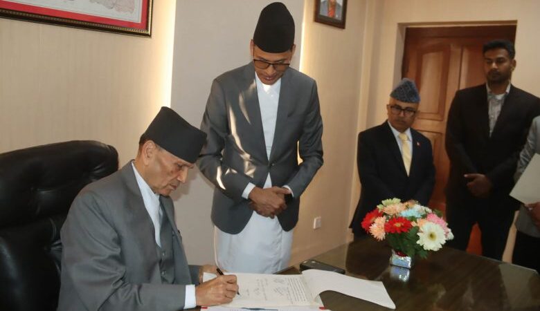 छिमेकी र अन्य देशहरूसँग आवश्यक सहकार्य हुन्छ : नवनियुक्त मन्त्री शर्मा