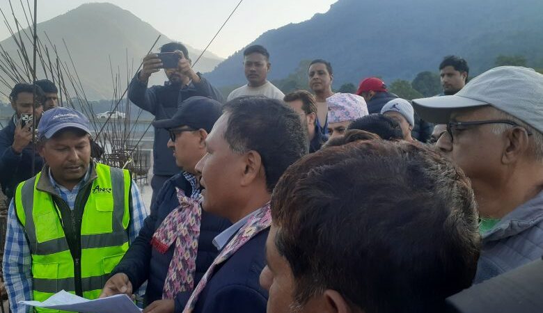 पोखरा फुटबल रङ्गशालामा फ्लड लाइट जडान कार्य अघि बढाउछौँः मन्त्री घिसिङ