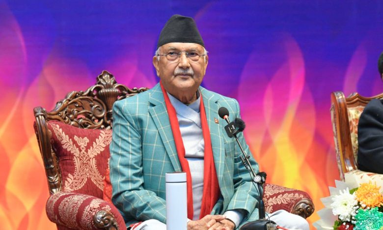 एमाले–काँग्रेसबाहेक अरुले सरकार बनाउनै सक्दैनन् : अध्यक्ष ओली एमाले–काँग्रेसबाहेक अरुले सरकार बनाउनै सक्दैनन् : अध्यक्ष ओली