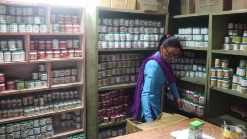 आयुर्वेदिक उपचारतर्फ जनआकर्षण बढ्दो « रिपोर्टर्स नेपाल