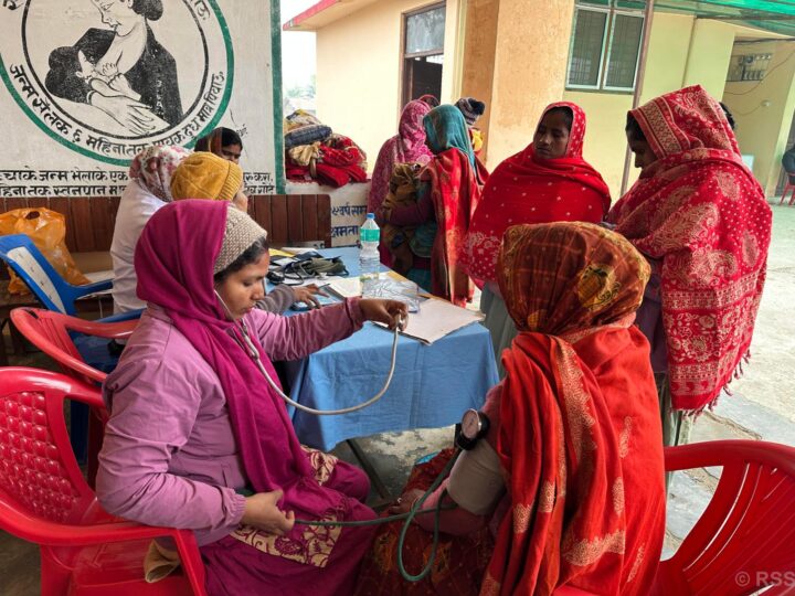 एकीकृत परिवार योजना शिविरः महिलालाई भन्दा पुरुषलाई सम्झाउन गाह्रो