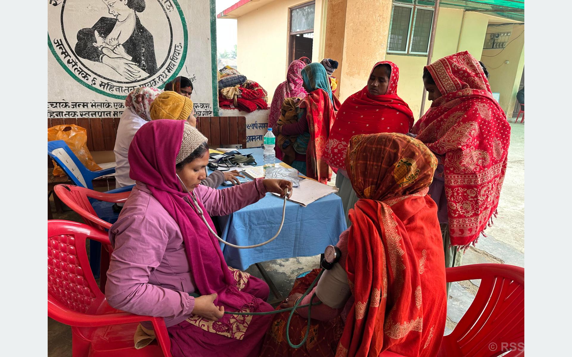 एकीकृत परिवार योजना शिविरः महिलालाई भन्दा पुरुषलाई सम्झाउन गाह्रो