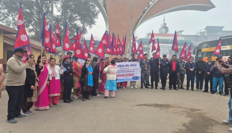 पर्यटकको स्वागत राष्ट्रिय झण्डाबाट