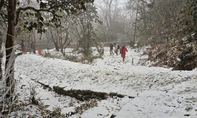 पाथीभरा क्षेत्रमा हिमपात पाथीभरा क्षेत्रमा हिमपात