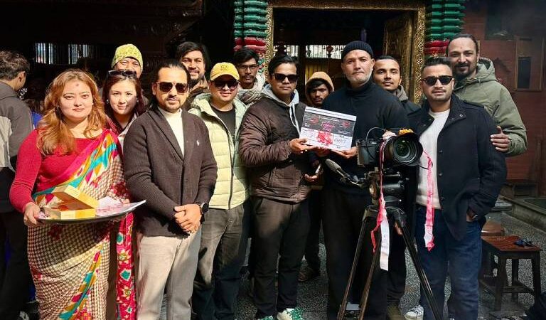 अर्पण थापाको निर्देशनमा बन्ने चलचित्र ‘फ्रेन्च किस’ घोषणासँगै शुभमुहूर्त