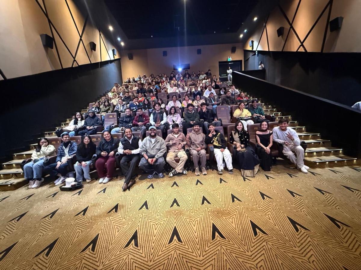 ‘ऊनको स्वीटर’ले भारतका विभिन्न हलमा मनायो ५१ दिन