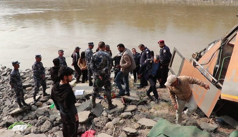 धादिङको बेनिघाटमा भएको बस दुर्घटनाको छानविन सुरु धादिङको बेनिघाटमा भएको बस दुर्घटनाको छानविन सुरु