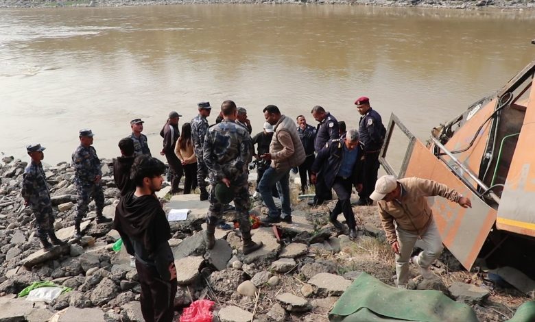 धादिङको बेनिघाटमा भएको बस दुर्घटनाको छानविन सुरु धादिङको बेनिघाटमा भएको बस दुर्घटनाको छानविन सुरु