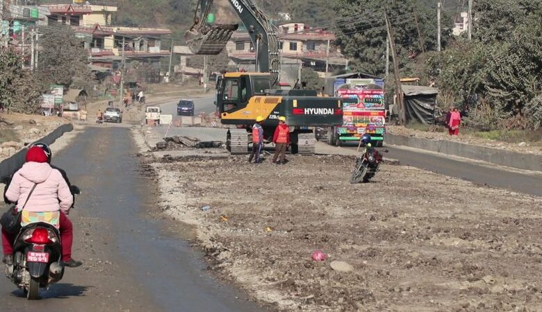 मुग्लिन-मलेखु सडकको काम तीन वर्षमा ३७ प्रतिशत मात्र