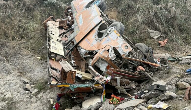 दुर्घटनामा मृत्यु भएका १९ जनामध्ये १३ जनाको सनाखत (नामसहित)