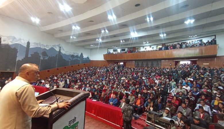 कांग्रेसले भ्रष्टाचारमा मुछिएका व्यक्तिको नाता र नेता हेर्दैन : सभापति थापा