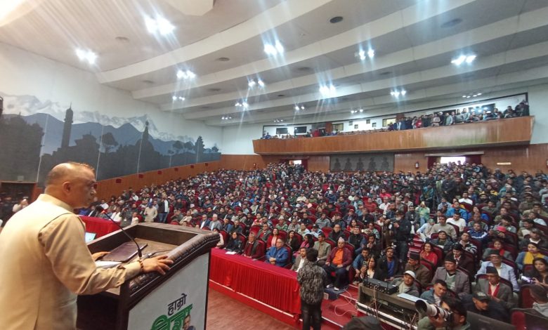 कांग्रेसले भ्रष्टाचारमा मुछिएका व्यक्तिको नाता र नेता हेर्दैन : सभापति थापा कांग्रेसले भ्रष्टाचारमा मुछिएका व्यक्तिको नाता र नेता हेर्दैन : सभापति थापा