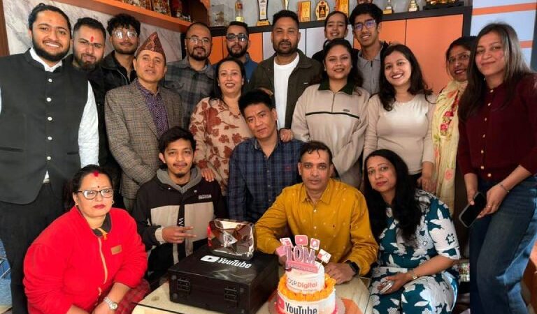 नेपालमै पहिलो पटक १ करोड सब्स्क्राइबर पार गर्दै ओएसआर डिजिटललाई डायमण्ड प्ले बटन नेपालमै पहिलो पटक १ करोड सब्स्क्राइबर पार गर्दै ओएसआर डिजिटललाई डायमण्ड प्ले बटन