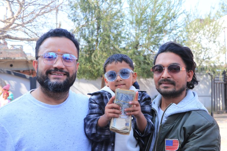 ‘आ बाट आमा’को कभर सङ प्रतियोगिता बर्दियाका दिप्सु परियारले जिते ५१ हजार ‘आ बाट आमा’को कभर सङ प्रतियोगिता बर्दियाका दिप्सु परियारले जिते ५१ हजार