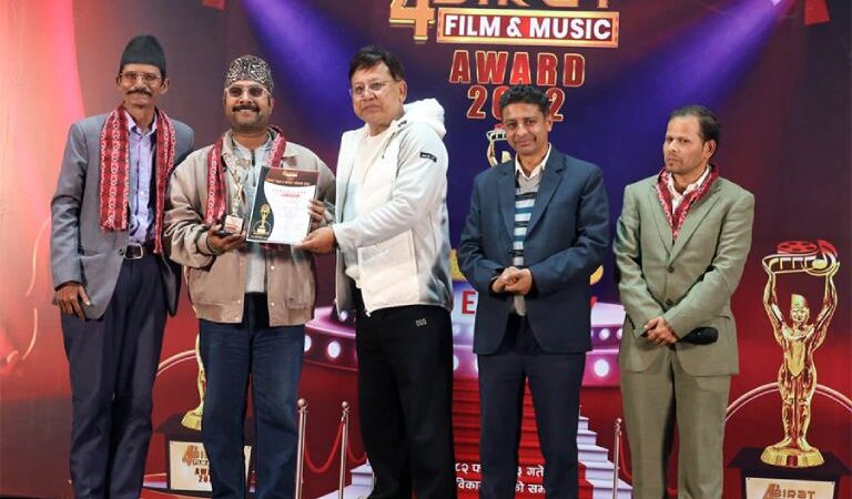 ‘विराट फिल्म एन्ड म्युजिक अवार्ड’ सम्पन्न,केकी र विजय उत्कृस्ट ‘विराट फिल्म एन्ड म्युजिक अवार्ड’ सम्पन्न,केकी र विजय उत्कृस्ट