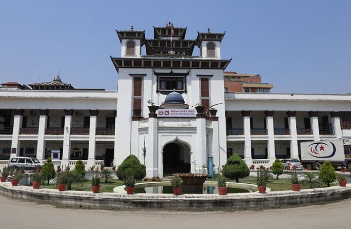 मतदानको समय सकियो,मतदान केन्द्र भित्र प्रवेश गरेका मतदाताले भने अबेरसम्म मतदान गर्न पाउने