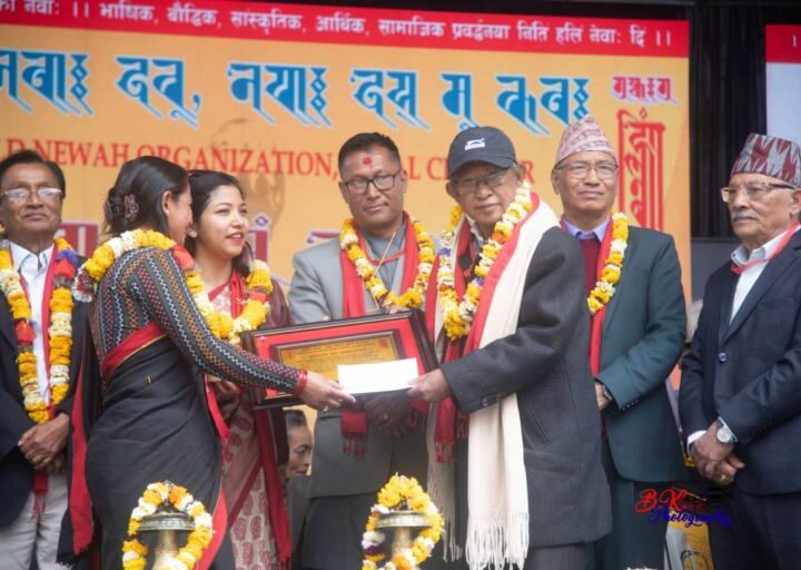 वर्ल्ड नेवाः डेकाे अवसरमा पत्रकार द्वय स्थापित र विजयरत्न पुरस्कृत