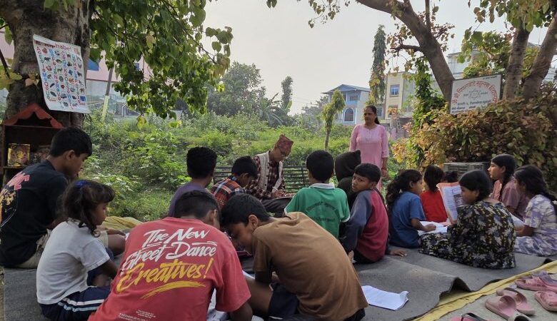 खुला आकाशमुनिको ‘ट्युसन’ कक्षा !