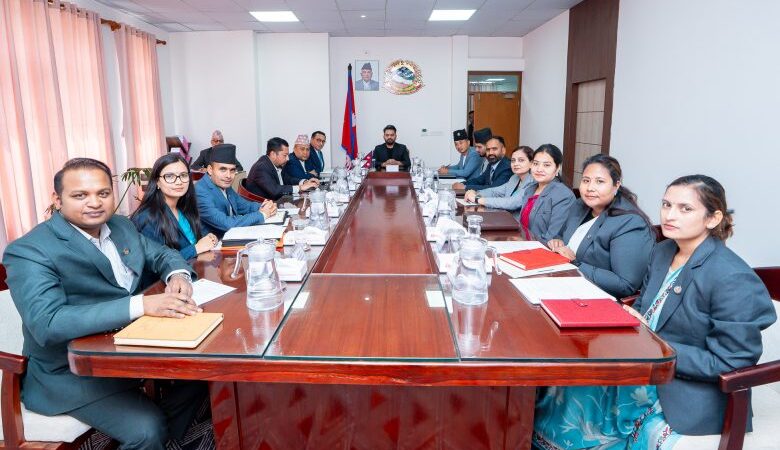 प्रधानमन्त्री र मन्त्रीहरूको सम्पत्ति विवरण सार्वजनिक,कसको सम्पत्ति कति ? प्रधानमन्त्री र मन्त्रीहरूको सम्पत्ति विवरण सार्वजनिक,कसको सम्पत्ति कति ?