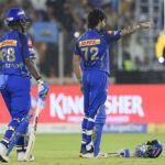 लगातार चार खेल हारेको मुम्बई ९९ रनले विजयी