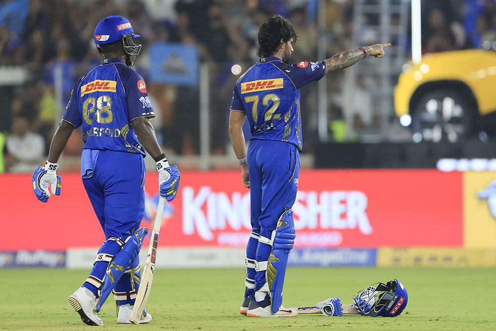 लगातार चार खेल हारेको मुम्बई ९९ रनले विजयी