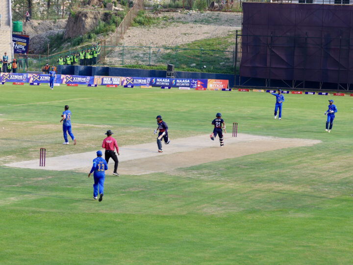 युएई विरुद्धको खेलमा नेपालले पहिला ब्याटिङ गर्दै