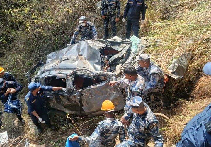 दक्षिणकालीमा भिरबाट कार खस्दा एक जनाको ज्यान गयो