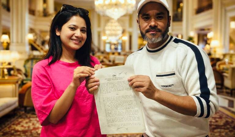 ‘महाराजधिराज’मा केकी अधिकारी ‘महारानी’का रूपमा अनुबन्धित