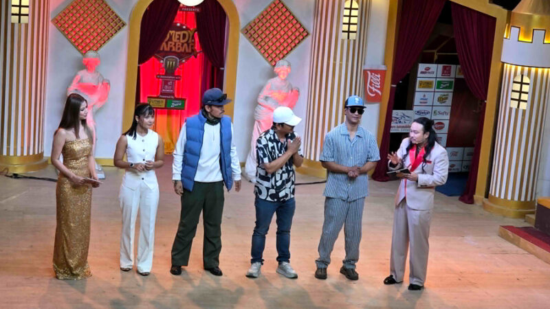 कमेडी दरबार’ सिजन ३ सुरु, नयाँ कलाकार र सेटसहित फर्कियो शो कमेडी दरबार’ सिजन ३ सुरु, नयाँ कलाकार र सेटसहित फर्कियो शो