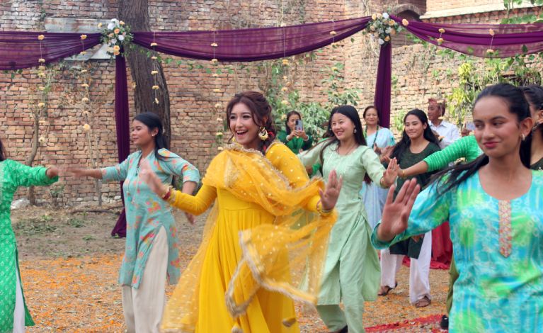 चलचित्र ‘एक मुठ्ठी बादल’को पहिलो गीत सार्वजनिक