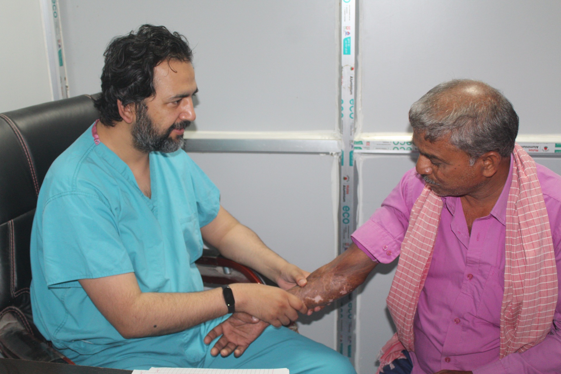नबिल निःशुल्क जलन शिविरमा १५० जनाले लिए उपचार