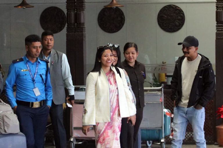 कान्स फिल्म फेस्टिभलमा सहभागी भएर नेपाल फर्किइन् सुनिता डंगोल