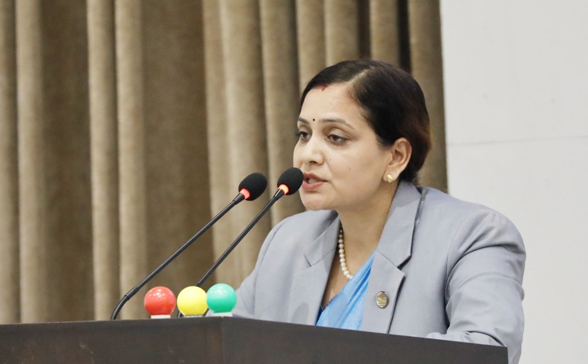 स्वास्थ्य बीमा कार्यक्रमलाई सफलतापूर्वक अघि बढाउन आवश्यक सुझाव दिनुस् :स्वास्थ्यमन्त्री 