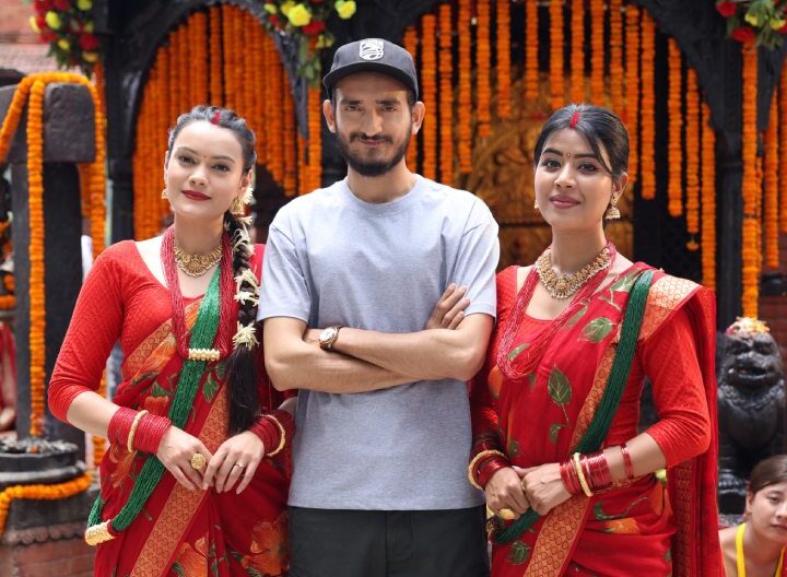 अक्षराकाे तीज गीत ‘नाँचाैं न बरि लै’ काे छायांकन