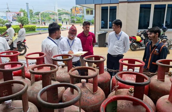 आवश्यकताभन्दा बढी ग्यास सिलिन्डर भण्डारण नगर्न उपभोक्तालाई आग्रह