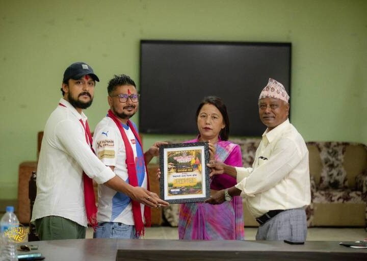 ‘तिरिमिरी झ्याइँ’को टिमलाई रामधुनी नगरपालिकाको सम्मान