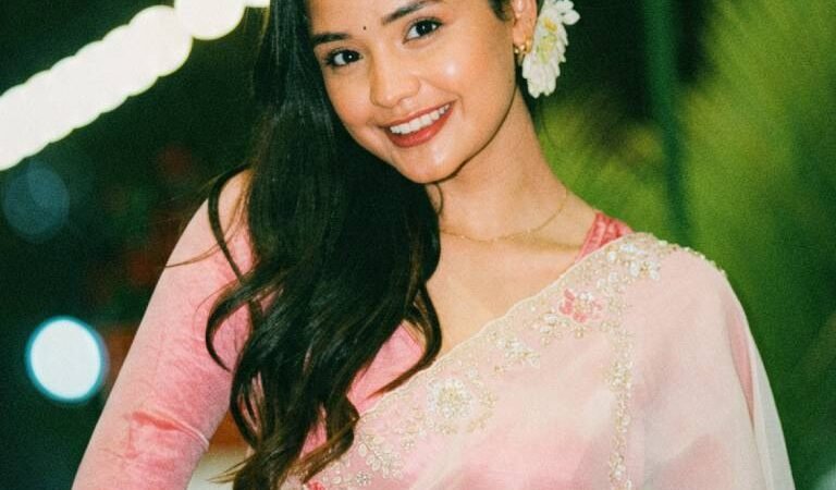 ‘ल्याङ्ग ल्याङ्ग’मा गुराँस ढकाल अनुबन्धित » Celebrity Nepal ‘ल्याङ्ग ल्याङ्ग’मा गुराँस ढकाल अनुबन्धित » Celebrity Nepal