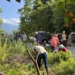 आफ्नो गाउँ सफा गर्न आफैँ जुटे युवा आफ्नो गाउँ सफा गर्न आफैँ जुटे युवा